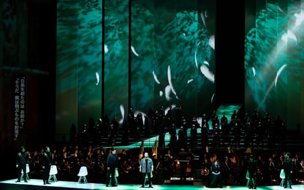 2022年3月にセミステージ形式によって上演したワーグナー作曲のオペラ「パルジファル」=びわ湖ホール提供