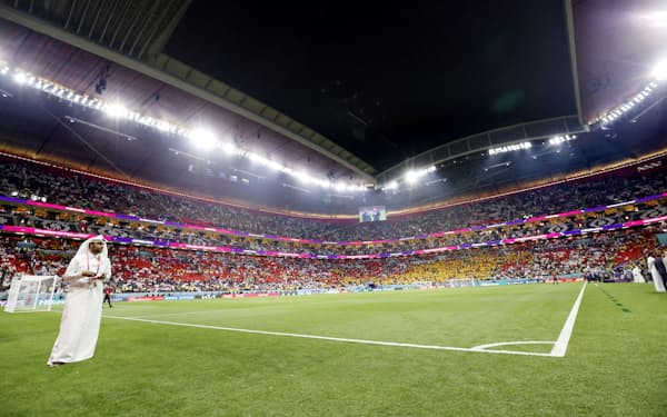ワールドカップ・カタール大会では多くのスタジアムが新設された（開幕戦が行われたアルベイト競技場）＝共同