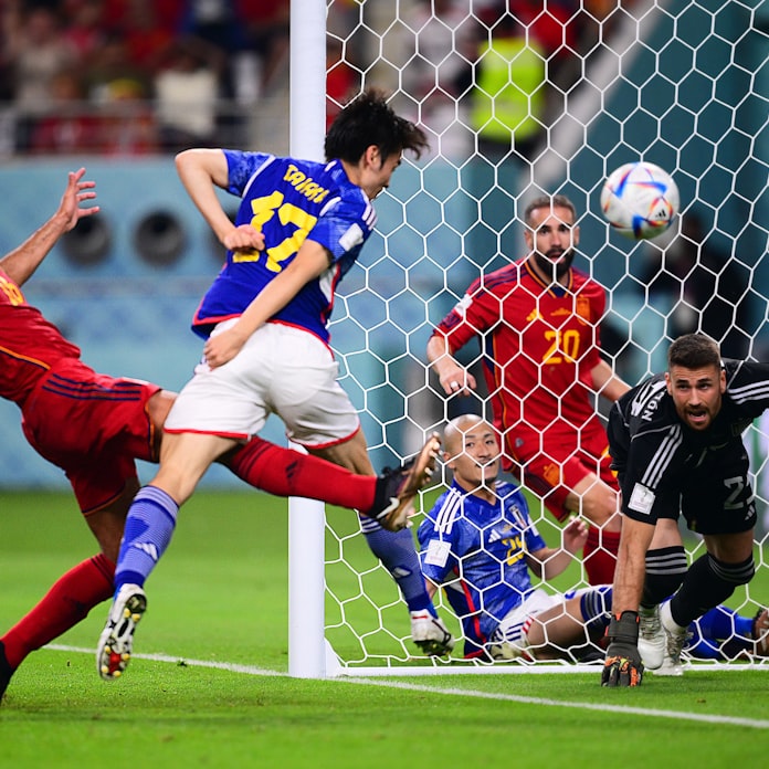 サッカーワールドカップ日本代表 スペイン破り16強入り 再び世界驚かす 日本経済新聞 サッカーワールドカップ日本代表 スペイン破り16強入り 再び世界驚かす 日本経済新聞