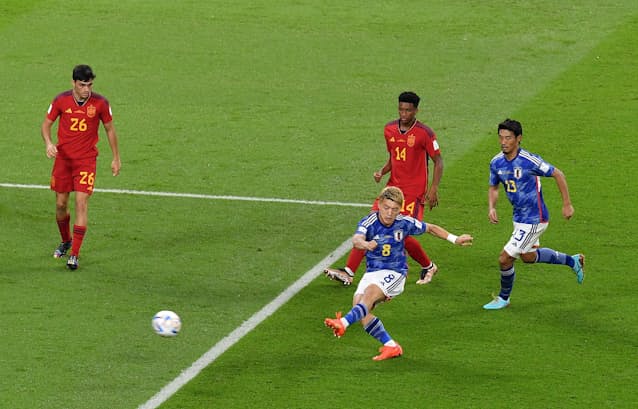 堂安律 俺のコース 一振り 柔と剛のスーパーゴール 日本経済新聞 堂安律 俺のコース 一振り 柔と剛のスーパーゴール 日本経済新聞