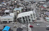 地震で倒壊したビル(1月19日、石川県輪島市河井町)