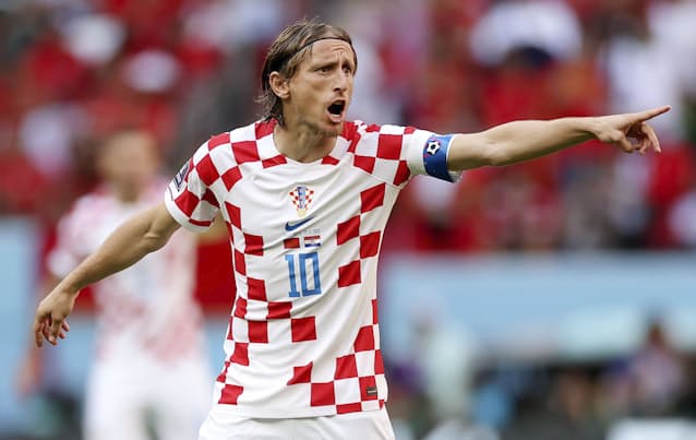 サッカー日本代表 6日未明クロアチア戦 我慢比べで8強の壁破れ 日本経済新聞 サッカー日本代表 6日未明クロアチア戦 我慢比べで8強の壁破れ 日本経済新聞