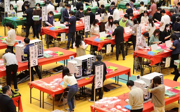 東京都品川区長選の再選挙は4日、投開票された（都内）