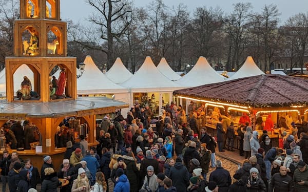 ドイツ冬の風物詩「クリスマス・マーケット」では値上げや節電の動きも（4日、ベルリン）
