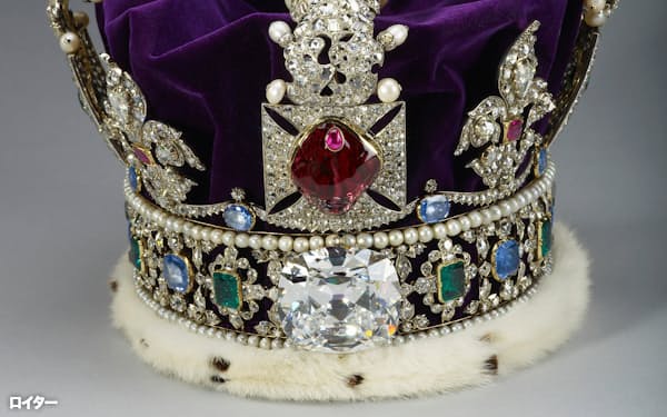 チャールズ国王の戴冠式で使用される「聖エドワード王冠」=英王室提供・ロイター
