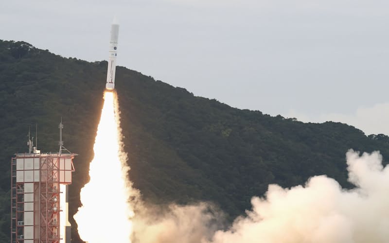 打ち上げに失敗した小型ロケット「イプシロン」6号機(10月12日、鹿児島県肝付町の内之浦宇宙空間観測所)=共同 打ち上げに失敗した小型ロケット「イプシロン」6号機(10月12日、鹿児島県肝付町の内之浦宇宙空間観測所)=共同