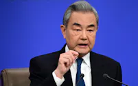 記者会見で質問に答える中国の王毅外相(8日、北京)=目良友樹撮影