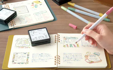 遊び心があるスタンプは、日々の出来事の感想を記録する時に便利だ