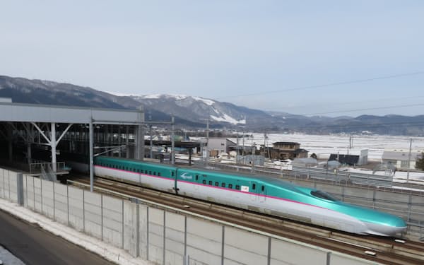 北海道新幹線の延伸工事の事業が当初の４割増の2.3兆円に膨らむとの試算を国交省がまとめた