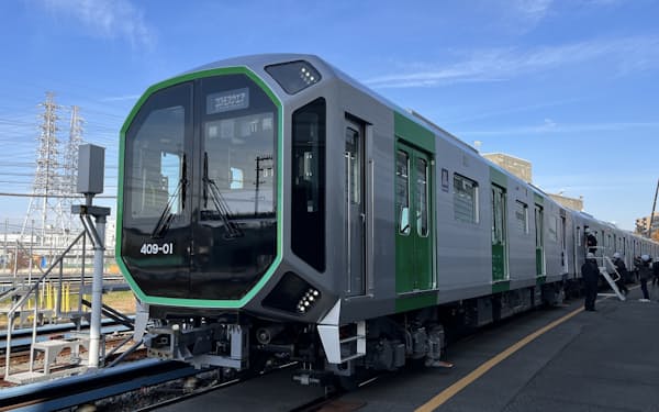 大阪メトロは7日、中央線の新型車両を報道陣向けに公開した