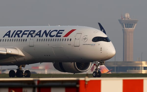 フランス国内外の航空路線を飛ぶエールフランス（21年4月）=ロイター