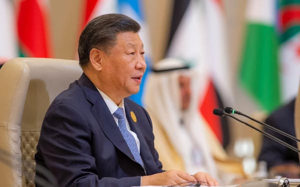 ９日、アラブ諸国首脳との会議に出席した中国の習近平国家主席＝サウジ国営通信提供・ロイター