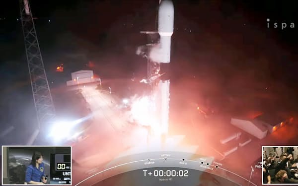 米フロリダ州ケープカナベラル宇宙軍基地から、ispaceが開発した月着陸船を搭載して打ち上げられるファルコン9ロケット＝11日（YouTubeのHAKUTO―R公式チャンネルより）