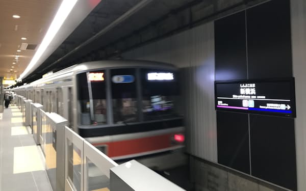 「新横浜線」が通る新横浜駅（横浜市）