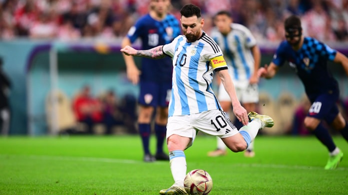 13日のサッカーワールドカップ 結果と戦評 日本経済新聞 13日のサッカーワールドカップ 結果と戦評 日本経済新聞