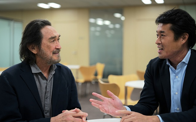スタンフォード大の心理学者、スティーヴン・マーフィ重松先生と法政大のタナケン先生