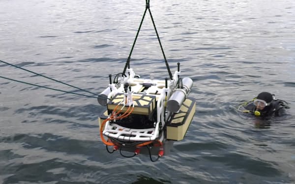今回の実証実験で使った水中ドローン＝NTT先端技術総合研究所提供