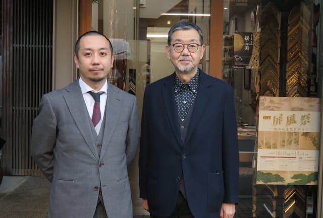 岡本吉隆氏（右）は長男の諭志氏に、新たな事業を立ち上げての承継を望んだ