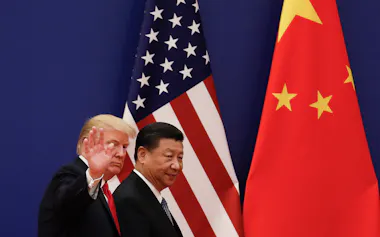 トランプ米大統領㊧は1期目の2017年に北京を訪れ、中国の習近平国家主席と会談した=AP