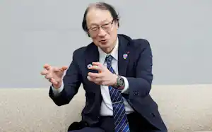 建設RXコンソーシアムの会長を務める竹中工務店の村上陸太顧問兼エグゼクティブ・フェロー(写真:山田慎二) 建設RXコンソーシアムの会長を務める竹中工務店の村上陸太顧問兼エグゼクティブ・フェロー(写真:山田慎二)