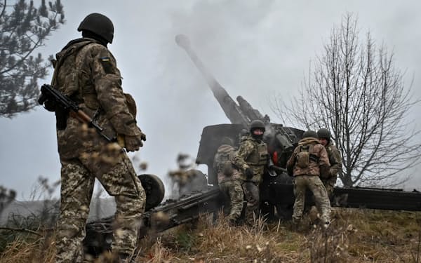 ウクライナ軍は米国の軍事支援などを受けながらロシアとの戦闘を続ける（16日）＝ロイター
