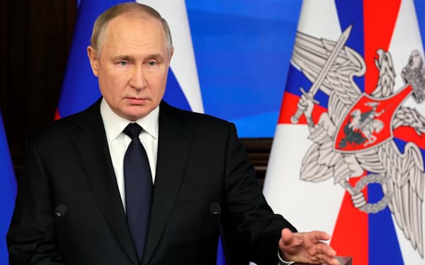 ２１日、ロシアのプーチン大統領はロシア国防省の幹部会議で演説した＝ＡＰ