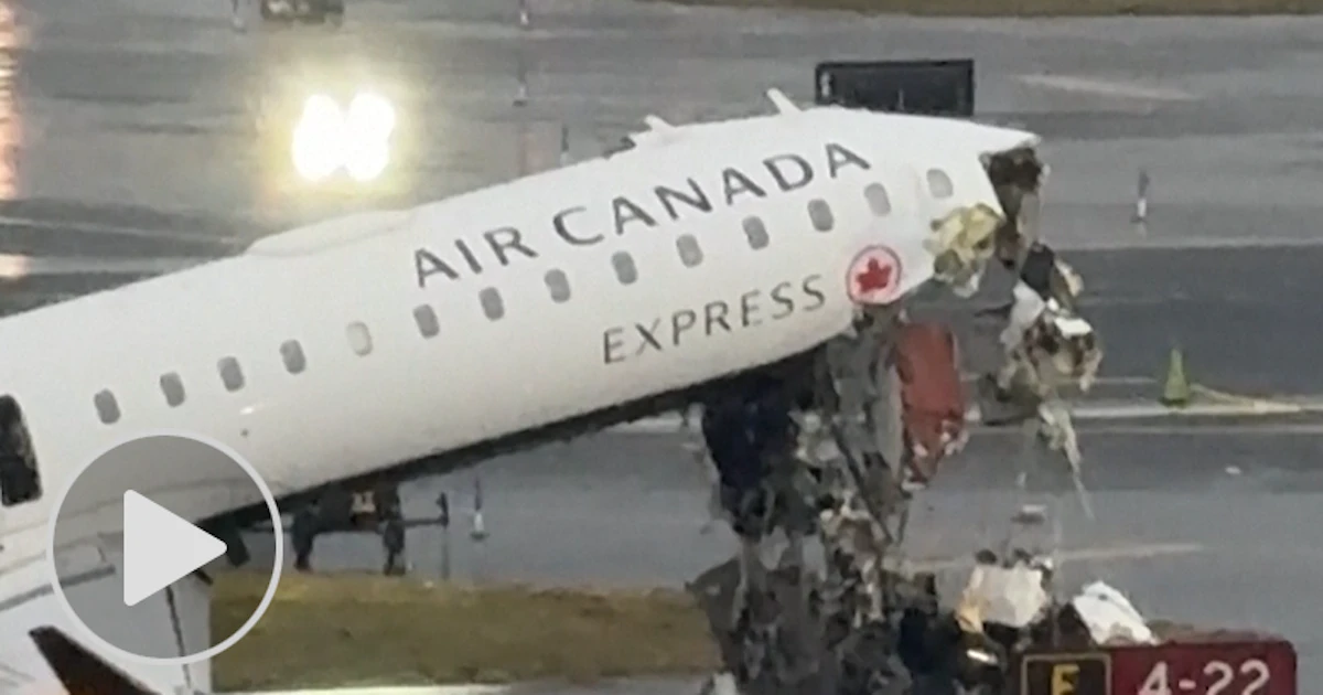 NY航空事故2人死亡、管制官ミスか 政府閉鎖で混乱拡大 - 日本経済新聞