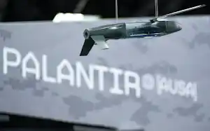 非対称戦の拡大で、兵器メーカーからインテリジェンス企業に資金が移っている=ロイター 非対称戦の拡大で、兵器メーカーからインテリジェンス企業に資金が移っている=ロイター