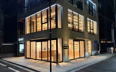 アレッシが開業した店舗はデザイナーの深沢直人氏がデザインを手掛けた