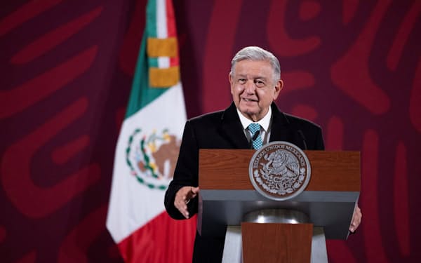定例の記者会見で話すメキシコのロペスオブラドール大統領＝メキシコ大統領府・ロイター