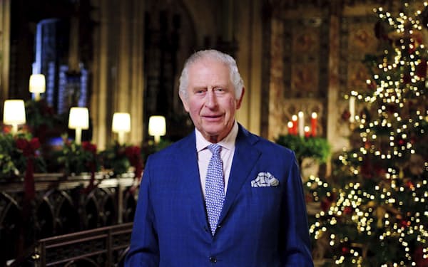 英国のチャールズ国王は即位後初のクリスマス演説で9月に亡くなったエリザベス女王の思い出を述懐した（ロンドン郊外のウィンザー城）＝AP