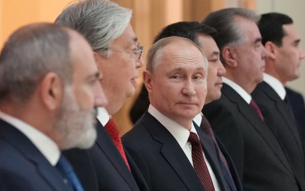２６日、ロシアのサンクトペテルブルクでプーチン大統領はＣＩＳ非公式首脳会議を開催した＝ロイター
