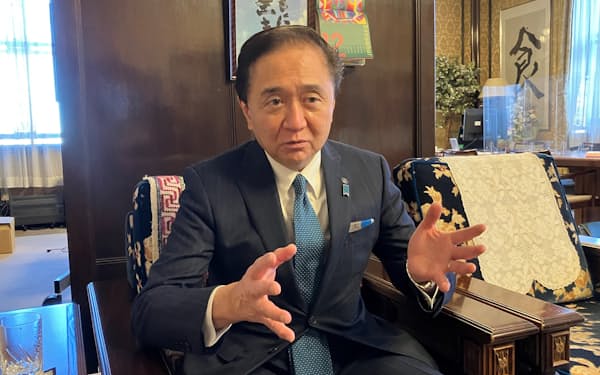 神奈川県の黒岩知事は新型コロナを通常医療の中で受け入れる政策を進めてきた