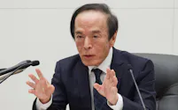 日銀の植田総裁は利上げの遅れが長期金利上昇につながりうると指摘する(19日、日銀本店)