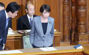 参院本会議で2026年度暫定予算が可決成立し、一礼する高市首相(3月30日) 参院本会議で2026年度暫定予算が可決成立し、一礼する高市首相(3月30日)