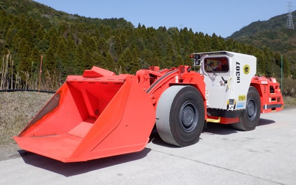 住友金属鉱山は23年に鉱石運搬を自動化する機械を導入（同社提供）