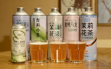 中国でヒットしている「お茶ビール」