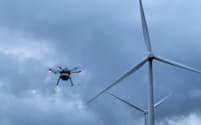 ドローンで撮影した洋上風力の画像を陸上側に送る