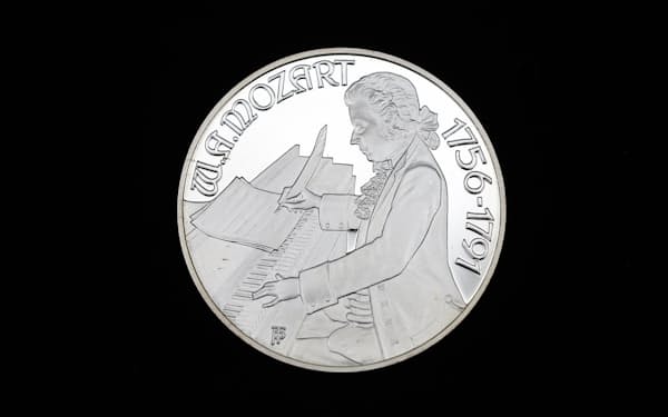 モーツァルト没後200年に発行されたコインとの出合いが収集のきっかけだ