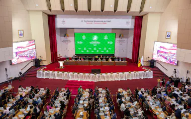 カメルーンの首都ヤウンデで開かれた世界貿易機関(WTO)の閣僚会議。今回の閣僚会議は、WTOの意義喪失を食い止める改革案について合意する最後の機会とみなされていた=WTO提供・ロイター