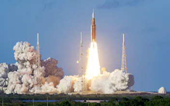 NASAは月の周回をめざす有人宇宙船を打ち上げた=NASA/Bill Ingalls