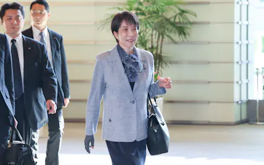 首相官邸に入る高市首相(3日午前)
