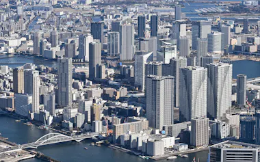 東京都の臨海部に林立する高層マンション群