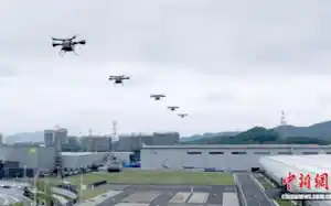 中国広東省の工場から5機の「空飛ぶクルマ」が出荷され、試験飛行を実施した=人民網 中国広東省の工場から5機の「空飛ぶクルマ」が出荷され、試験飛行を実施した=人民網