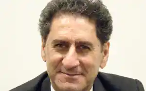 Francesco La Camera イタリアのメッシーナ大学政治学部卒。環境・国土海洋保全省の局長を務め、気候変動交渉の政府代表団にも参画した。2019年4月から現職 Francesco La Camera イタリアのメッシーナ大学政治学部卒。環境・国土海洋保全省の局長を務め、気候変動交渉の政府代表団にも参画した。2019年4月から現職