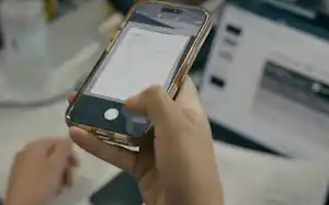 リチェルカのサービスを活用した業務風景(イメージ) リチェルカのサービスを活用した業務風景(イメージ)