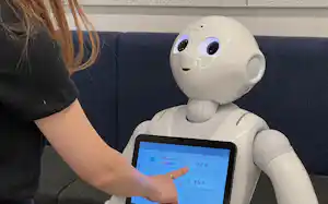 ヒト型ロボット「ペッパー」 ヒト型ロボット「ペッパー」