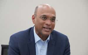 サマント会長が買収の受け入れを決断した サマント会長が買収の受け入れを決断した