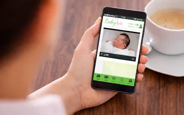 QRコードを読み込むとスマホから赤ちゃんの様子を見られる