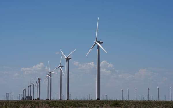 米テキサス州は石油・ガスなど化石燃料の産地で共和党が優位だが、最近は風力など再生可能エネルギーの割合が増えつつある=ロイター